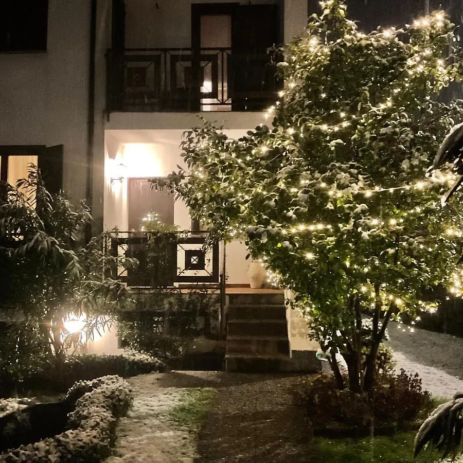 Rana B&B Орнаго 0*,